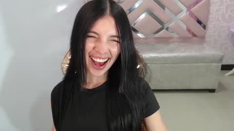 Snapshot of cynthia_ch chatting on 19, 11, 2025 CINTIA ARAUJO online show from 19, 11, 2025