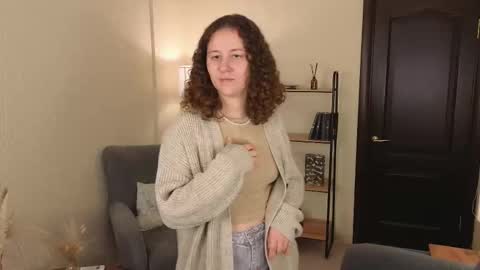 Snapshot of cynthia_myers chatting on 17, 10, 2025 Lola online show from 17, 10, 2025