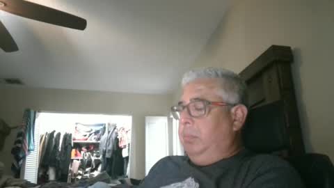 Snapshot of czar1974 chatting on 12, 10, 2025 czar1974 online show from 12, 10, 2025