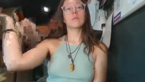 Snapshot of d3sert_moon chatting on 22, 11, 2025 d3sert_moon online show from 22, 11, 2025