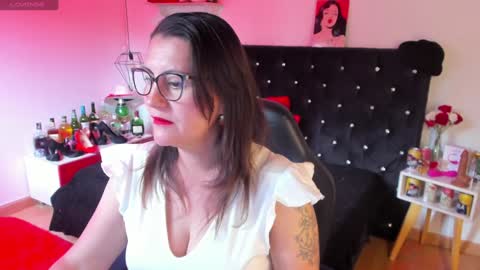 Snapshot of d_martii chatting on 7, 2, 2025 Mia online show from 7, 2, 2025