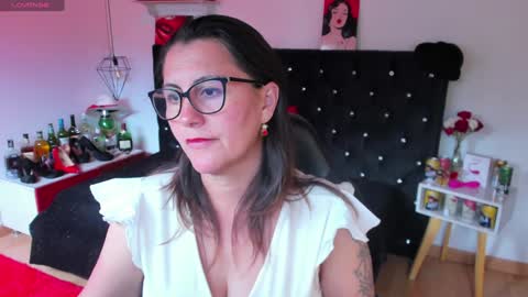 Snapshot of d_martii chatting on 7, 2, 2025 Mia online show from 7, 2, 2025