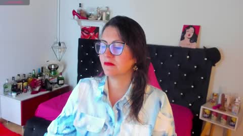 Snapshot of d_martii chatting on 2, 3, 2025 Mia online show from 2, 3, 2025