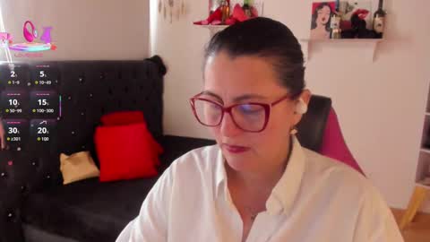 Snapshot of d_martii chatting on 22, 9, 2025 Mia online show from 22, 9, 2025