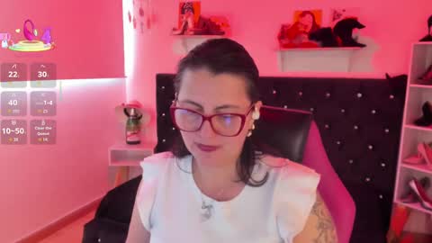 Snapshot of d_martii chatting on 2, 10, 2025 Mia online show from 2, 10, 2025