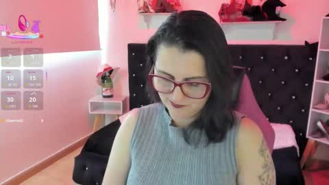 Snapshot of d_martii chatting on 7, 10, 2025 Mia online show from 7, 10, 2025