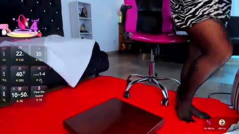 Snapshot of d_martii chatting on 7, 11, 2025 Mia online show from 7, 11, 2025