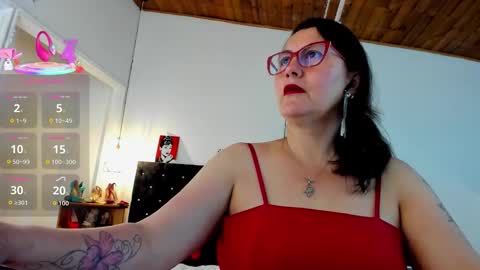 Snapshot of d_martii chatting on 9, 11, 2025 Mia online show from 9, 11, 2025