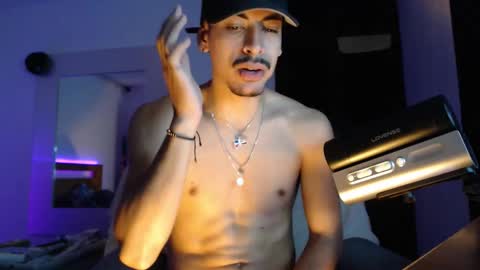 Snapshot of d_usma00 chatting on 5, 12, 2025 d_usma00 online show from 5, 12, 2025