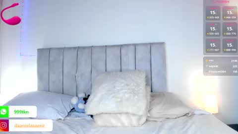 Daniela Saenz online show from 6, 3, 2025