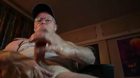 Snapshot of dadbate23 chatting on 8, 7, 2026 dadbate23 online show from 8, 7, 2026