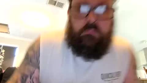 Snapshot of daddibear666 chatting on 20, 12, 2025 daddibear666 online show from 20, 12, 2025