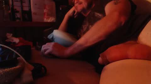 Snapshot of daddiesmonstercock chatting on 16, 12, 2025 daddiesmonstercock online show from 16, 12, 2025