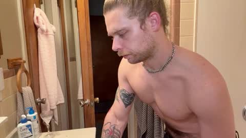 Snapshot of daddydaydrinkz chatting on 23, 11, 2025 DaddydayDrinkz online show from 23, 11, 2025