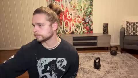 Snapshot of daddydaydrinkz chatting on 5, 12, 2025 DaddydayDrinkz online show from 5, 12, 2025