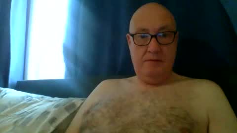 daddyhere4uall6 online show from 20, 10, 2025