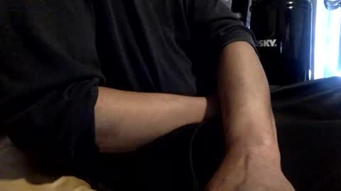 JOI use emoji thumbs up Faster   Thumbs down Slower    Hi Hand Stop    Fist Start.Stop online show from 3, 3, 2026