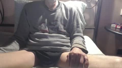 Snapshot of daddylove2017 chatting on 24, 10, 2025 alby online show from 24, 10, 2025