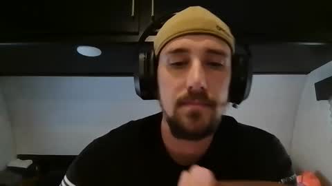 Snapshot of dadgoeswild chatting on 24, 12, 2024 DadGoesWild online show from 24, 12, 2024