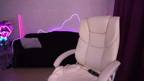 Snapshot of daenerys_daen chatting on 20, 9, 2025 daenerys_daen online show from 20, 9, 2025