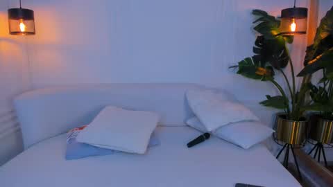 dafne_hillss online show from 1, 10, 2025