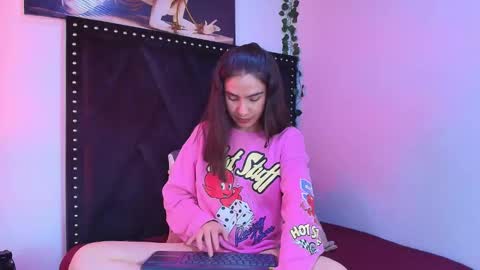 Snapshot of dafne_quenn chatting on 15, 11, 2025 dafne_quenn online show from 15, 11, 2025