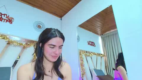 Snapshot of dafne_quenn chatting on 5, 1, 2026 dafne_quenn online show from 5, 1, 2026