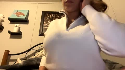 Snapshot of dafnecloutier chatting on 12, 1, 2025 Dafne 27 Cory-24 online show from 12, 1, 2025