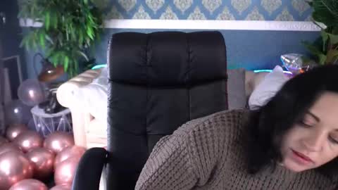 Dafni Mon online show from 2, 2, 2026