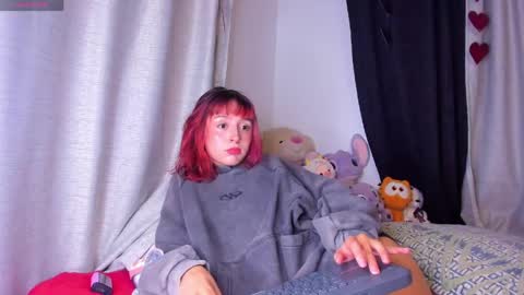 Snapshot of dafnne__hall chatting on 14, 5, 2026 Dafnne online show from 14, 5, 2026