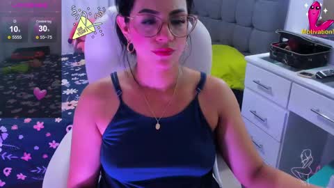 Snapshot of dahian_carter chatting on 5, 1, 2025 Dahian  online show from 5, 1, 2025