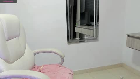 Snapshot of dahian_carter chatting on 25, 10, 2025 Dahian  online show from 25, 10, 2025