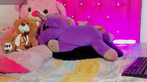    online show from 28, 3, 2026