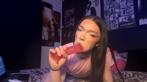 Snapshot of dahlia_adore chatting on 15, 1, 2026 dahlia_adore online show from 15, 1, 2026