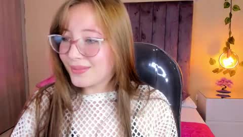 Snapshot of dahlia_rousse chatting on 28, 10, 2025 Dahlia online show from 28, 10, 2025