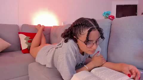 Snapshot of dahliabrowniee chatting on 28, 12, 2024 Dahli online show from 28, 12, 2024