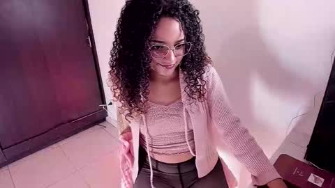 Snapshot of dahliabrowniee chatting on 2, 10, 2025 Dahli online show from 2, 10, 2025