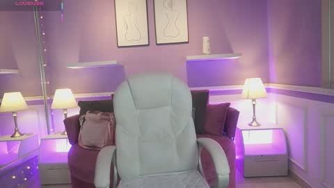 Dahlia Grey online show from 10, 10, 2025