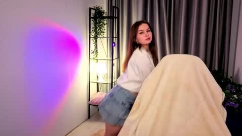 Teona online show from 4, 12, 2025