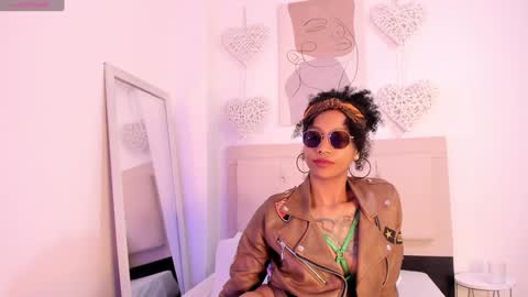 Snapshot of daiana_curly chatting on 8, 1, 2025 Daiana online show from 8, 1, 2025