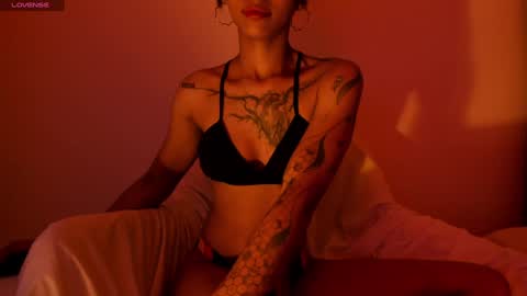 Snapshot of daiana_curly chatting on 4, 2, 2025 Daiana online show from 4, 2, 2025