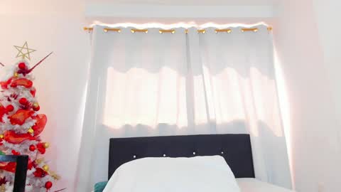 Daila Smith  online show from 9, 12, 2024