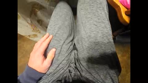 Snapshot of dailyjerker84 chatting on 14, 11, 2025 DailyJerker84 online show from 14, 11, 2025