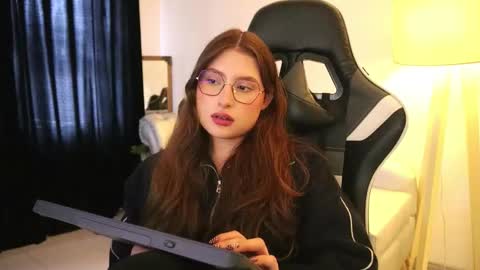 Snapshot of daisha_riley chatting on 13, 11, 2025 Lauren online show from 13, 11, 2025