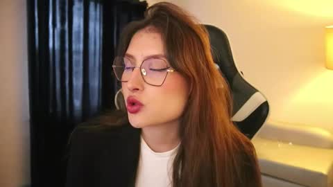 Snapshot of daisha_riley chatting on 14, 11, 2025 Lauren online show from 14, 11, 2025