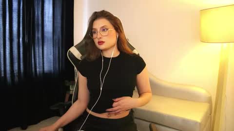 Snapshot of daisha_riley chatting on 18, 11, 2025 Lauren online show from 18, 11, 2025