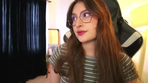 Snapshot of daisha_riley chatting on 25, 11, 2025 Lauren online show from 25, 11, 2025