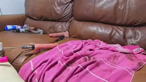 Daisy Aqua online show from 10, 3, 2025