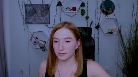 Little Di online show from 25, 1, 2025