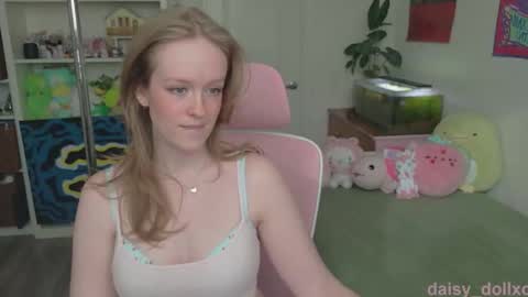 Snapshot of daisy_dollxo chatting on 24, 4, 2026 Daisy online show from 24, 4, 2026
